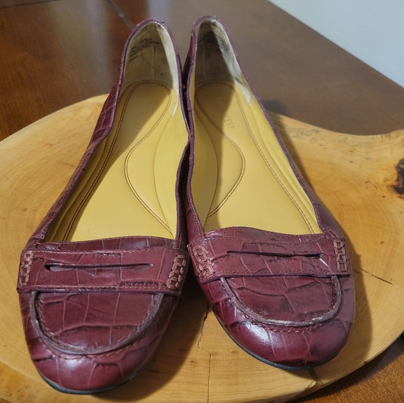 Nine West loafer style flats - Picture 5 of 6